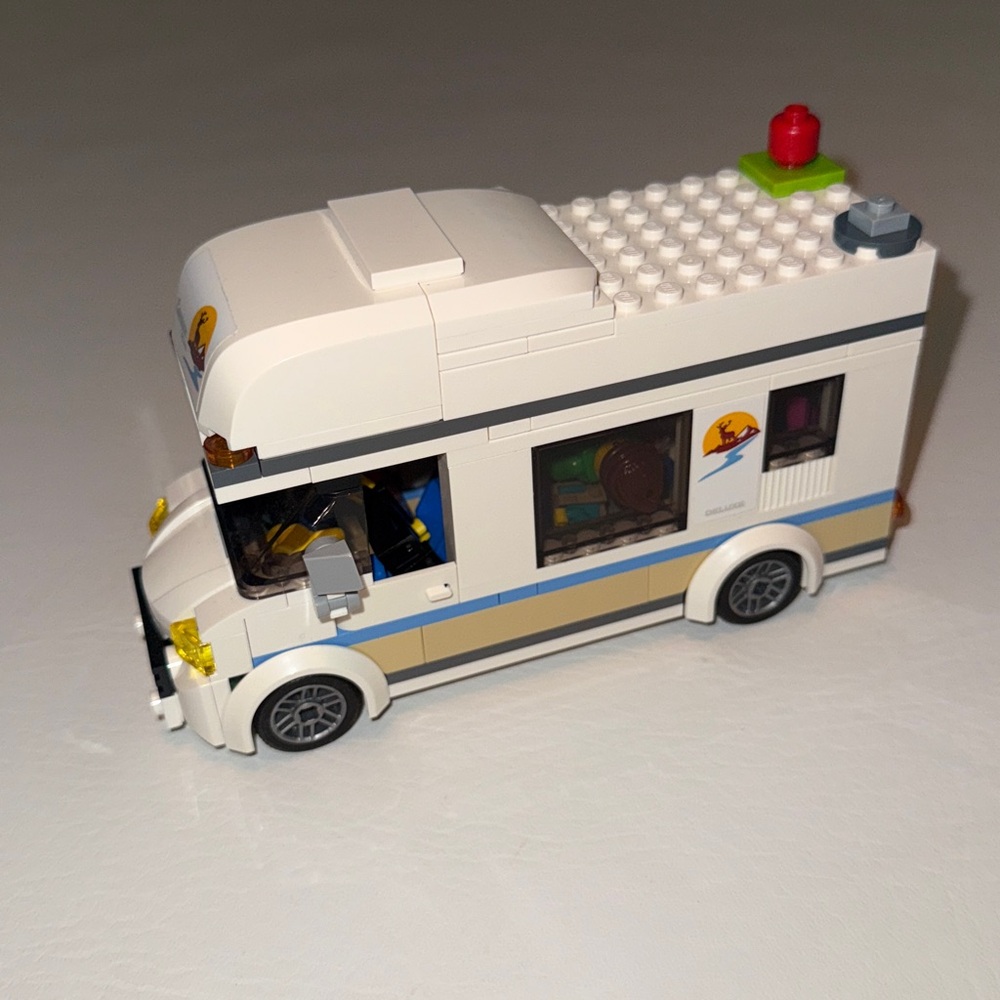 LEGO City Great Vehicles Holiday Camper Van Toy Car